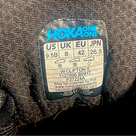 HOKA Clifton 9 Women’s Running Shoes - Black/White - Women’s Size 9.5 B - Picture 6 of 9